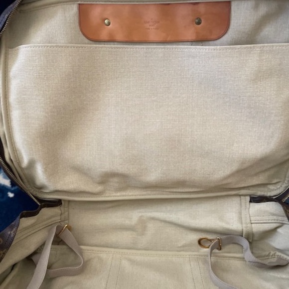 Louis Vuitton Sirius Weekender Bag - Picture 14 of 16